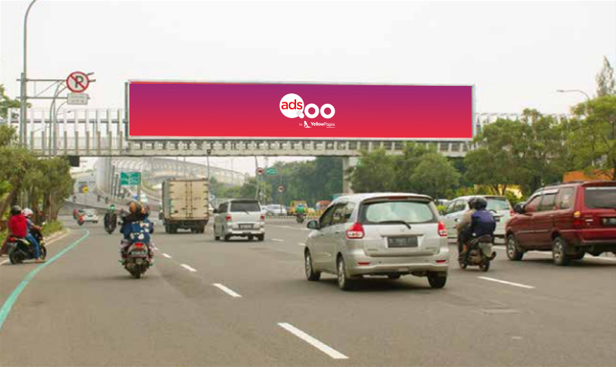 Jl. Jend A Yani Depan Gor Candrabaga arah sumarecon, Bekasi