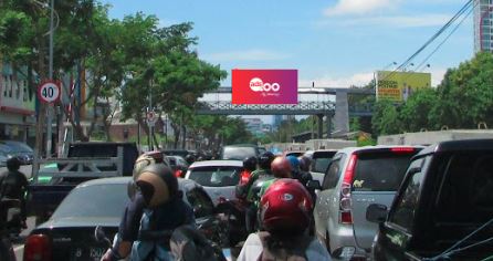 JPO Ahmad Yani (depan taman pelangi) Surabaya