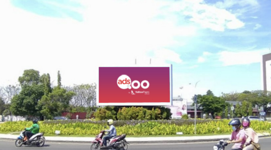 Center Point Indonesia, (Arah pandang dari gerbang CPI), Makassar